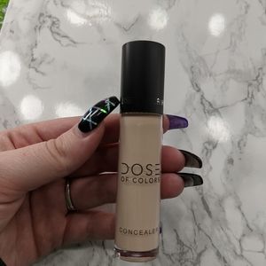 Dose of colour concealer